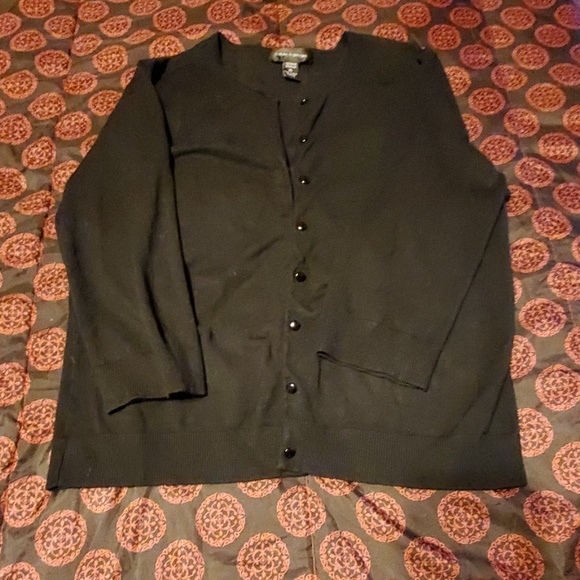 Sweater - Picture 1 of 2